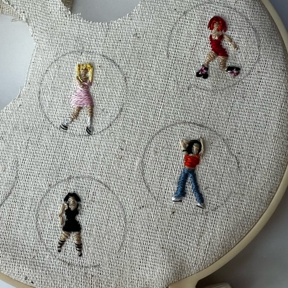 Spice Girls Hand Embroidered Figure Miniature Wooden Charm - Picture 8 of 9